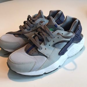 Nike boys air huarrache